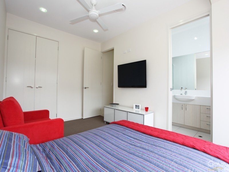 12 Waterfront Court, Twin Waters QLD 4564