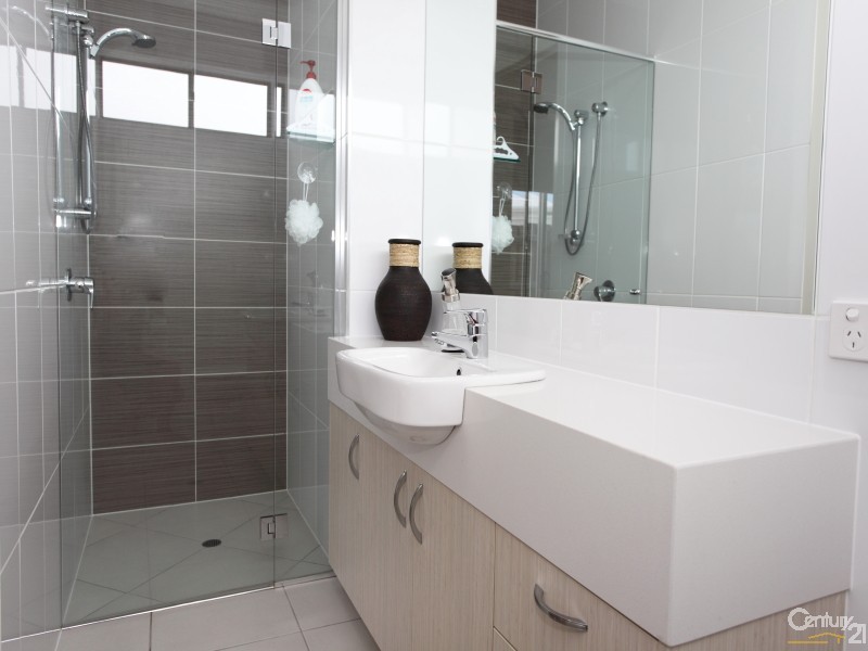 12 Waterfront Court, Twin Waters QLD 4564