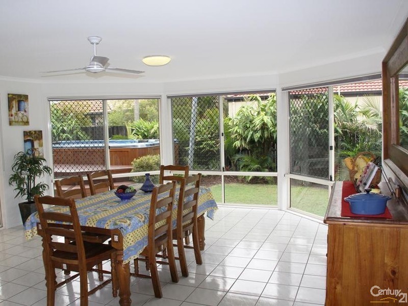 5 Waterlilly Place, Twin Waters QLD 4564