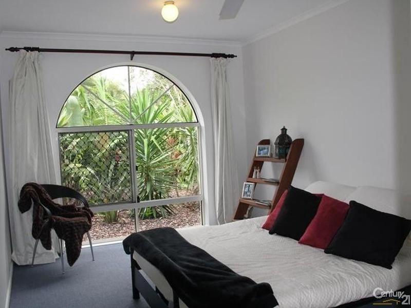 5 Waterlilly Place, Twin Waters QLD 4564