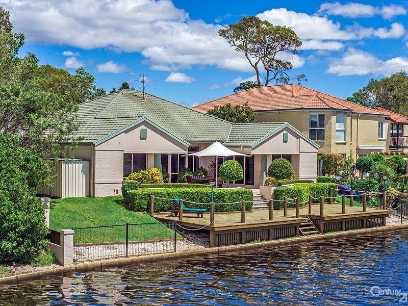 25 Tamarind Place, Twin Waters QLD 4564