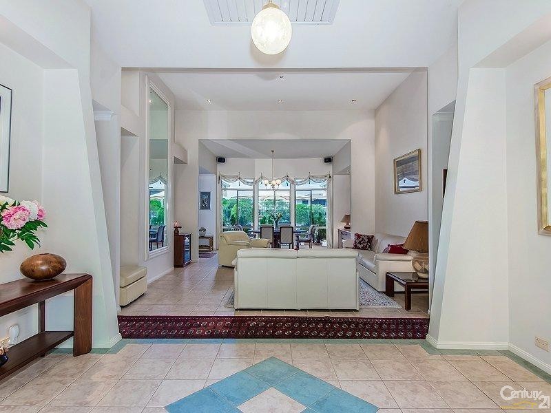 25 Tamarind Place, Twin Waters QLD 4564