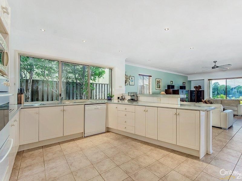 25 Tamarind Place, Twin Waters QLD 4564