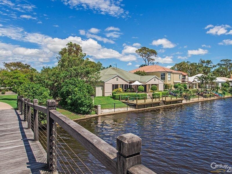 25 Tamarind Place, Twin Waters QLD 4564