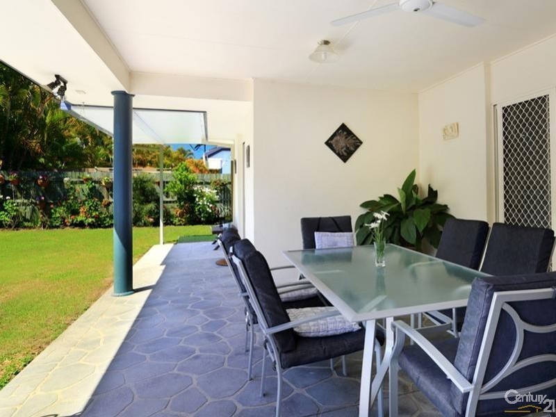 18 Friarbird Place, Twin Waters QLD 4564