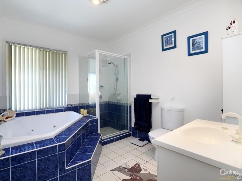 18 Friarbird Place, Twin Waters QLD 4564