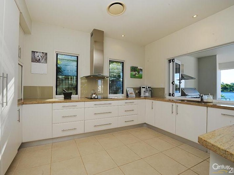 19 Karinya Place, Twin Waters QLD 4564