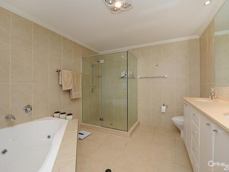 19 Karinya Place, Twin Waters QLD 4564