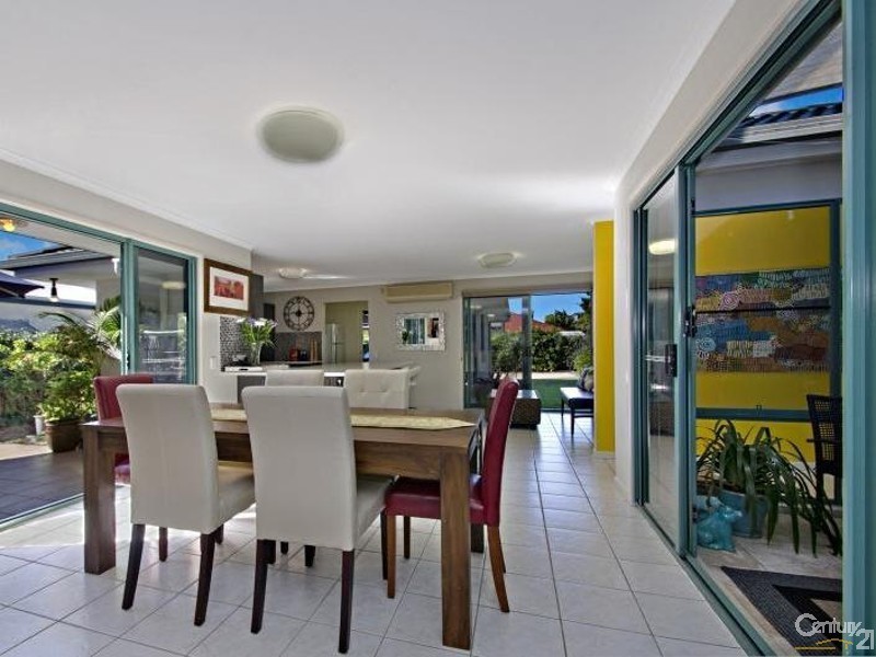21 Twin Waters Drive, Twin Waters QLD 4564