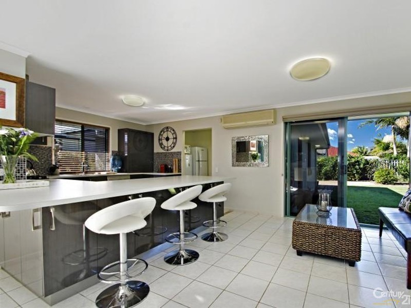 21 Twin Waters Drive, Twin Waters QLD 4564