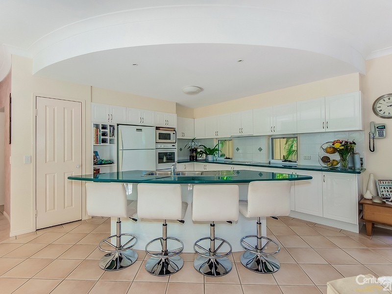 5 Mainsail Place, Twin Waters QLD 4564