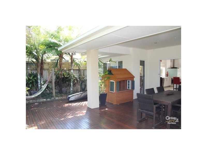 8 Oyster Court, Twin Waters QLD 4564