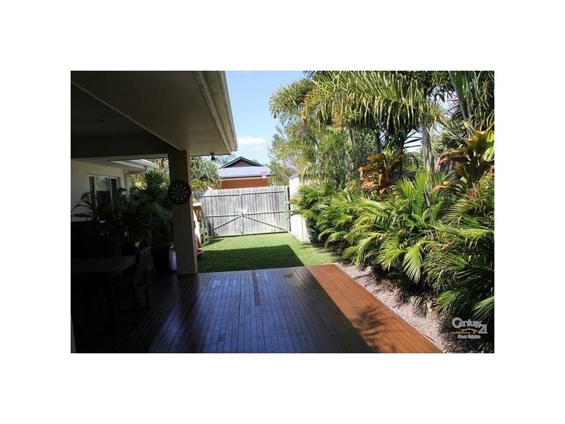 8 Oyster Court, Twin Waters QLD 4564