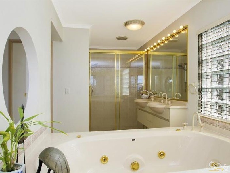 7 Karinya Place, Twin Waters QLD 4564