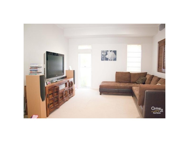 8 Oyster Court, Twin Waters QLD 4564