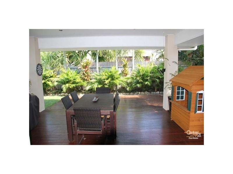 8 Oyster Court, Twin Waters QLD 4564