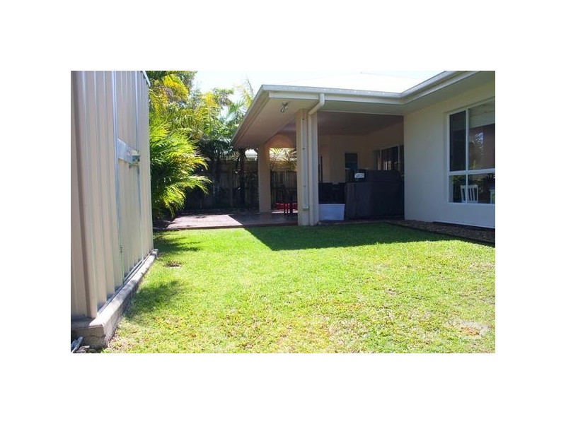 8 Oyster Court, Twin Waters QLD 4564