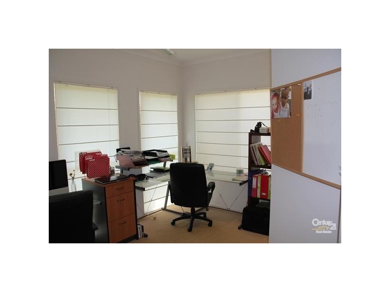 8 Oyster Court, Twin Waters QLD 4564