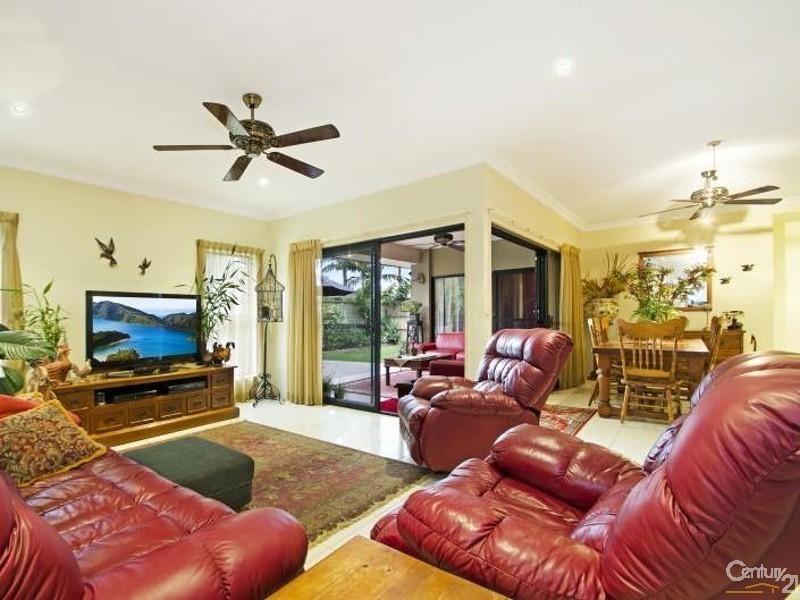 11 Lake View Drive, Twin Waters QLD 4564