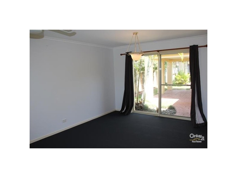 8 Watergum Place, Twin Waters QLD 4564