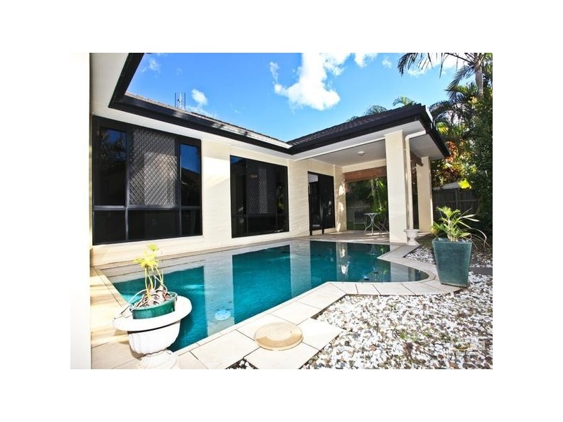 7 Pampling Place, Twin Waters QLD 4564