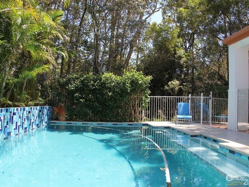 4 Elderberry Court, Twin Waters QLD 4564