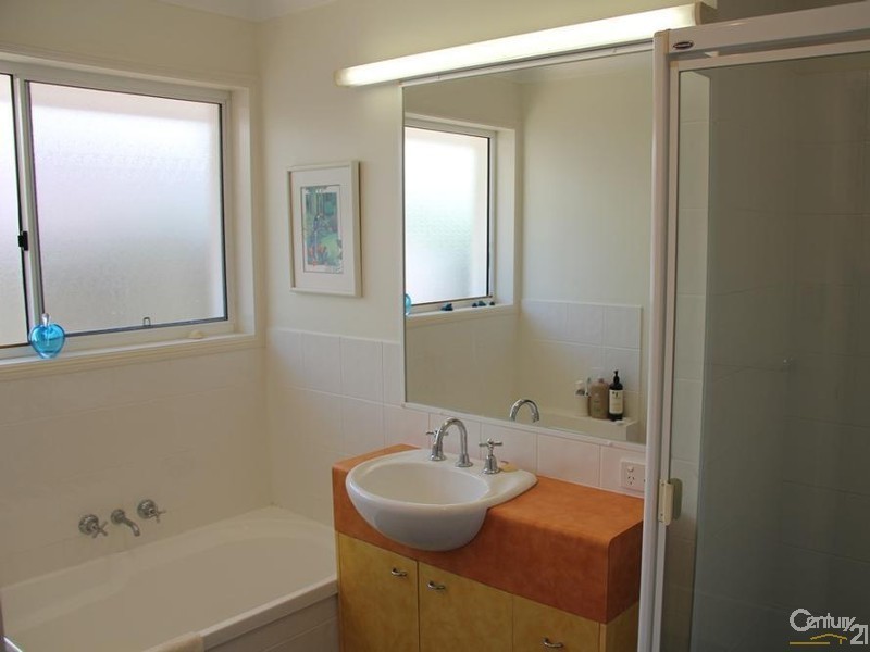 4 Elderberry Court, Twin Waters QLD 4564