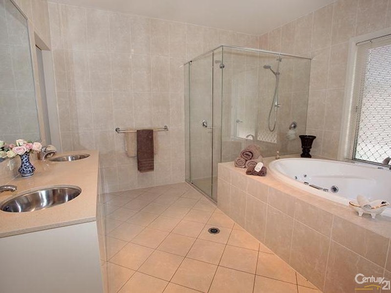 6 Mizzen Place, Twin Waters QLD 4564