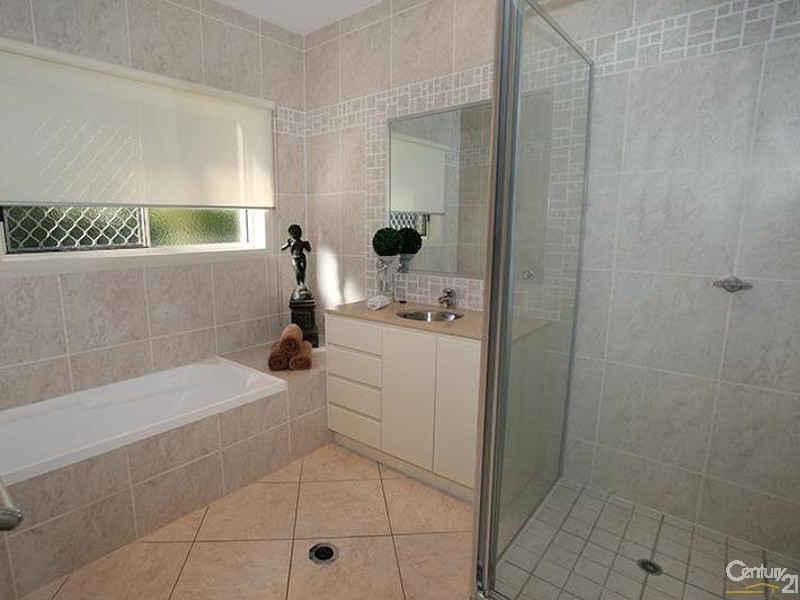 6 Mizzen Place, Twin Waters QLD 4564