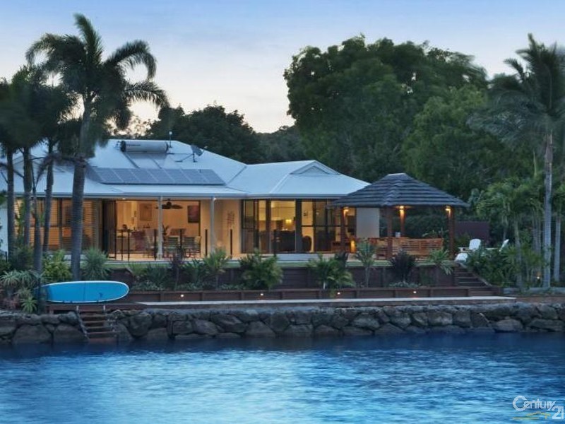8 Mizzen Place, Twin Waters QLD 4564