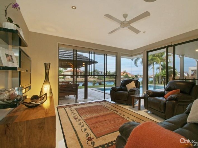 8 Mizzen Place, Twin Waters QLD 4564