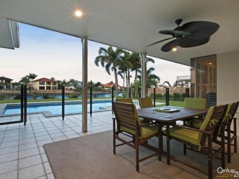 8 Mizzen Place, Twin Waters QLD 4564