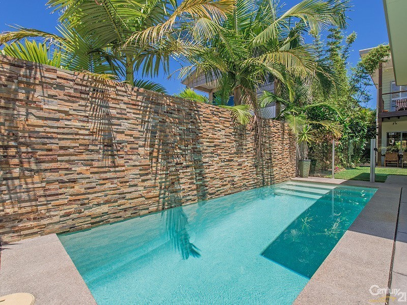 27a North Beach Place, Mudjimba QLD 4564