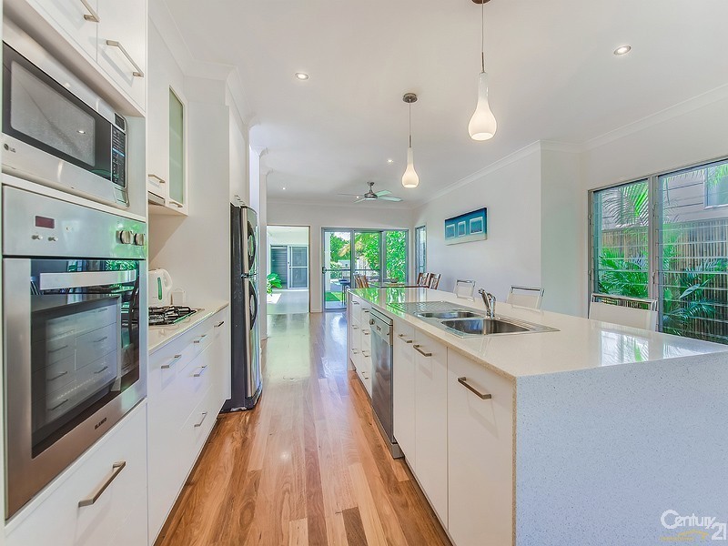 27a North Beach Place, Mudjimba QLD 4564