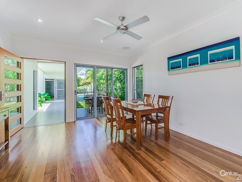 27a North Beach Place, Mudjimba QLD 4564