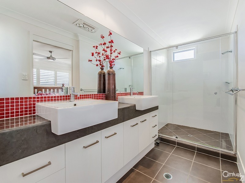 27a North Beach Place, Mudjimba QLD 4564