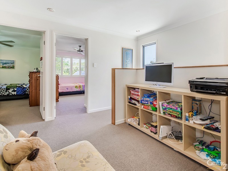 27a North Beach Place, Mudjimba QLD 4564