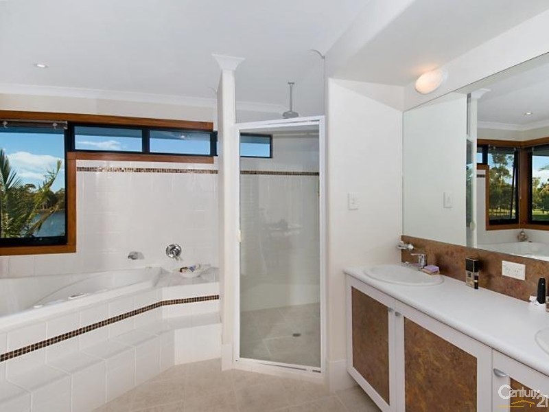 17 Nautilus Place, Twin Waters QLD 4564