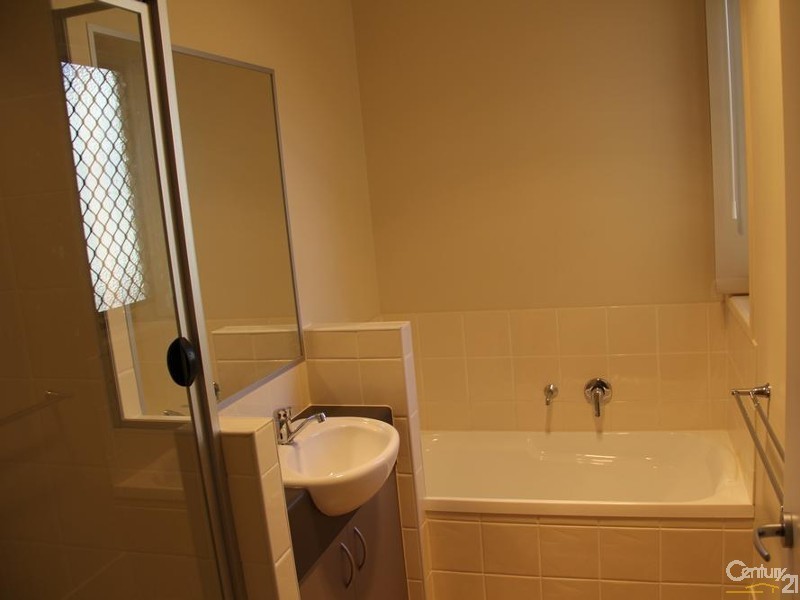 5 Parkland Drive, Pacific Paradise QLD 4564