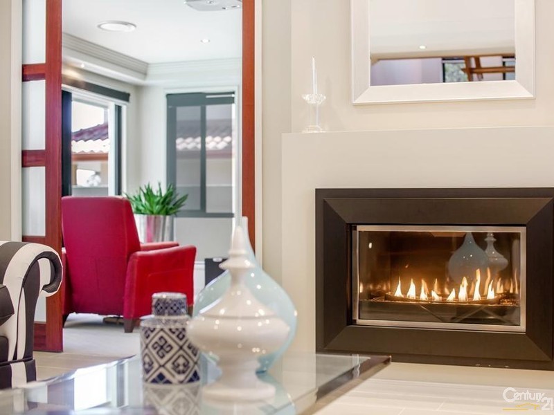 8 Karinya Place, Twin Waters QLD 4564