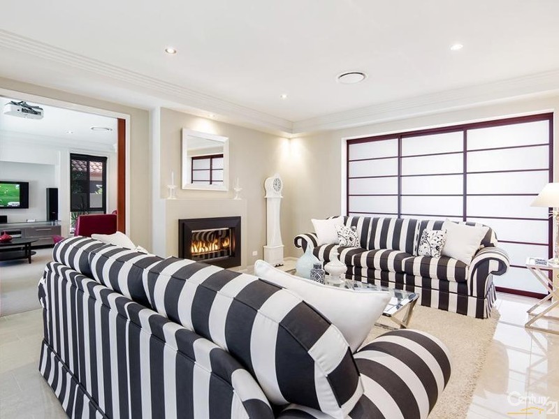 8 Karinya Place, Twin Waters QLD 4564