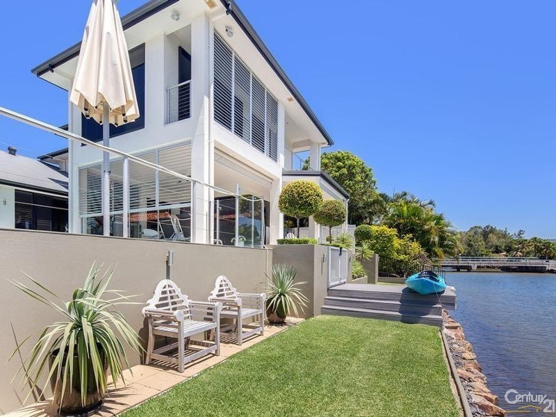 8 Karinya Place, Twin Waters QLD 4564