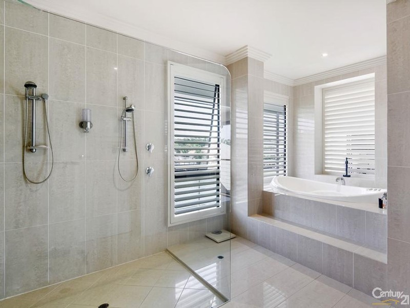 8 Karinya Place, Twin Waters QLD 4564