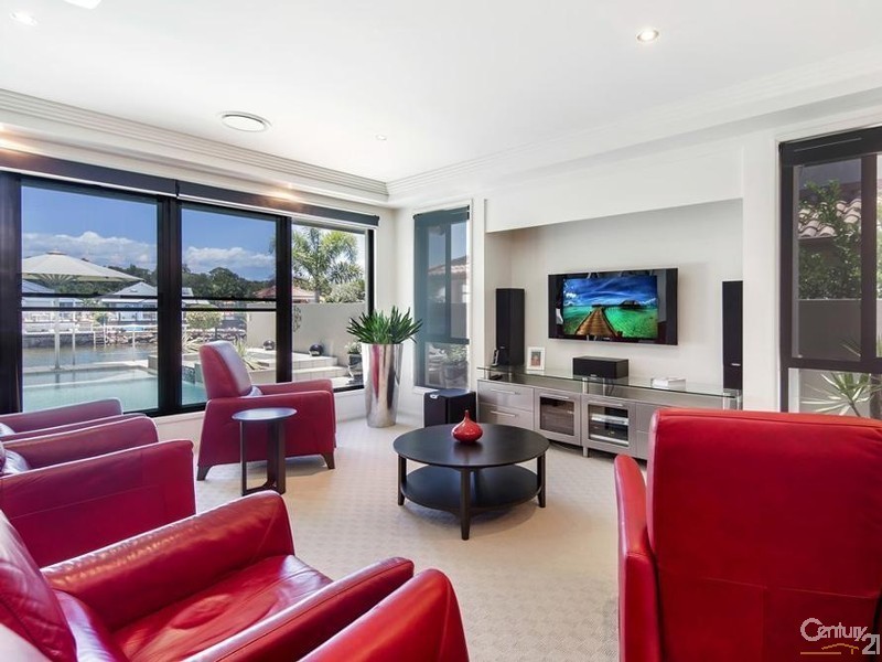 8 Karinya Place, Twin Waters QLD 4564