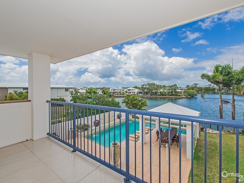 1 Waterfront Court, Twin Waters QLD 4564