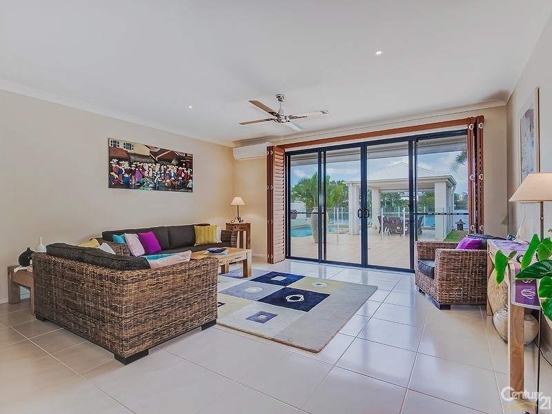 1 Waterfront Court, Twin Waters QLD 4564