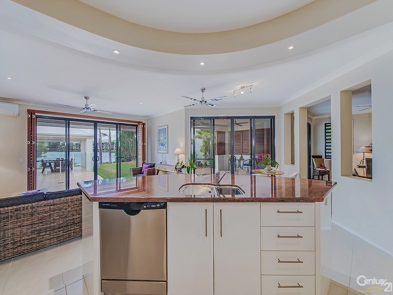 1 Waterfront Court, Twin Waters QLD 4564