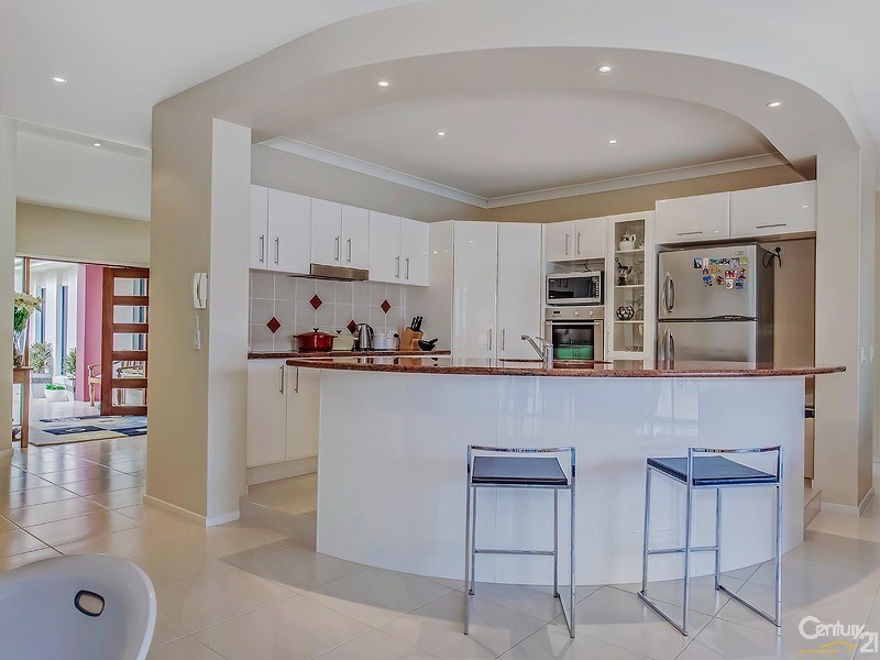 1 Waterfront Court, Twin Waters QLD 4564