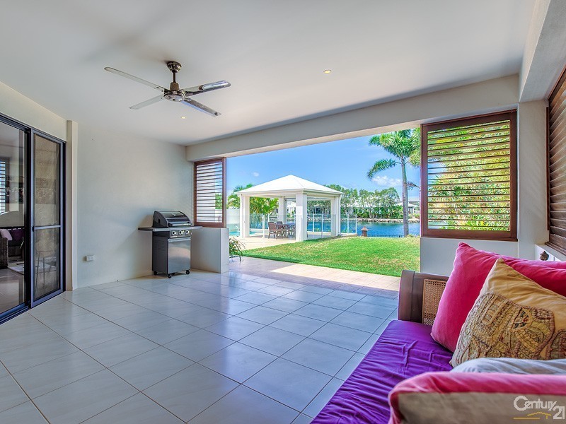 1 Waterfront Court, Twin Waters QLD 4564