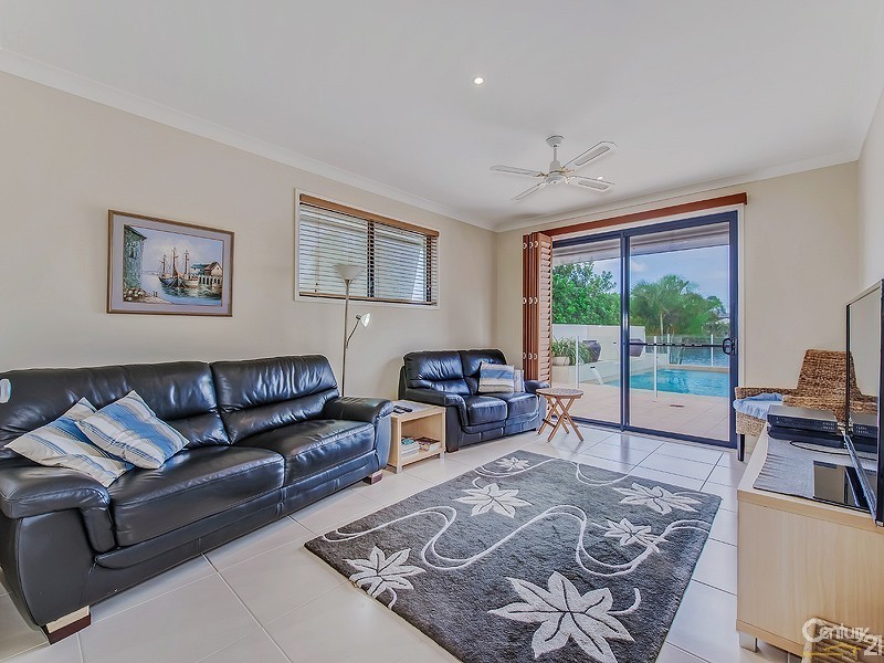 1 Waterfront Court, Twin Waters QLD 4564